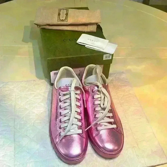 GUCCI woman’s size8 Pink Metallic Sneakers - Picture 1 of 6